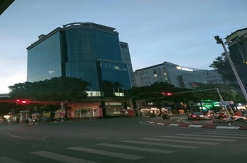 Bán Tòa Văn Phòng Mặt Phố Phạm Văn Đồng, Cầu Giấy - 90m2, 7 Tầng, Giá 55.5 Tỷ