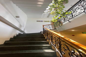 BÁN NHANH TOÀ CĂN HỘ 5 TẦNG SÁT CẦU TÌNH YẺU