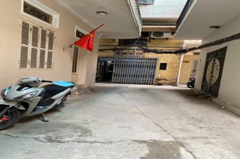 Nhà Đội Cấn - Vị trí đẹp, 5 tầng, giá tốt - Ba Đình