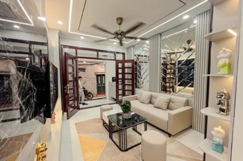 Bán nhà gần Phùng Chí Kiên, Cầu Giấy: 38m2, 5 Tầng, 7.8 tỷ - Vị trí đẹp, tiện ích đầy đủ