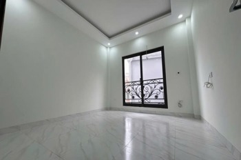 Bán nhà 4 tầng, ngõ ô tô, 40m2, giá 10 tỷ - Vị trí đắc địa gần Linh Đàm