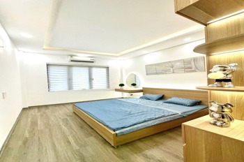 Khúc Thừa Dụ: Nhà 5 Tầng, Ngõ Rộng, 27m2, Gần Công Viên - 7.95 Tỷ