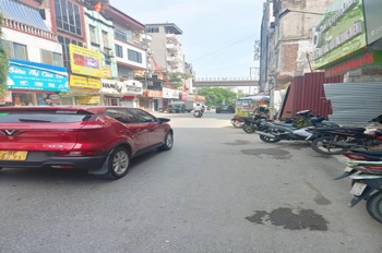 Bán nhà phố Chiến Thắng, Hà Đông: 5 Tầng, Mặt Tiền Rộng, Kinh Doanh Sầm Uất