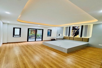 Siêu phẩm Tây Hồ: Bán nhà Lạc Long Quân 8 tỷ, 50m² x 5 tầng - Vị trí đắc địa