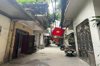 Nhà 4 Tầng Ngõ 49 Ngọc Hồi - Vị Trí Đắc Địa, Gần Bến Xe Nước Ngầm