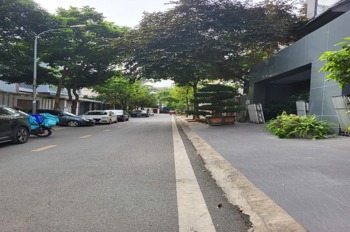 Bán Biệt Thự Hoàng Quán, Lô Góc View Công Viên Cầu Giấy - 300m2