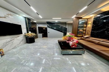 Nhà Góc 2 Mặt Tiền Lạc Long Quân, 50m2, 3 Tầng - Chỉ 9 Tỷ