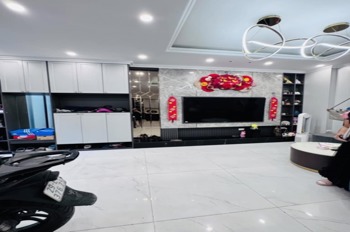 Bán Nhà Phố Hoàng Hoa Thám - Thang Máy - Full Nội Thất Nhập Khẩu
