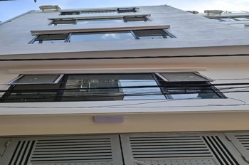 Bán nhà phố Phùng Hưng, Hoàn Kiếm: 5 Tầng, Gần Mặt Phố, Giá Tốt