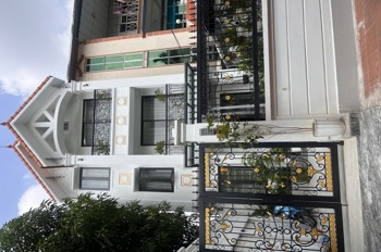 PHỐ HOA LÂM,LONG BIÊN 18tỷ 130m,NHÀ ĐẸP XÂY Ở KIÊN CỐ,GẦN PHỐ