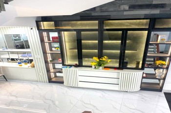 BÁN NHANH NHÀ 3 TẦNG ĐƯỜNG 5,5 M – PHONG CÁCH TÂN CỔ ĐIỂN – FULL NỘI THẤT CAO CẤP – KHU PHÚ XUÂN,