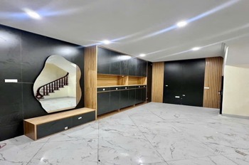 Bán Gấp Nhà Cầu Giấy 6 Tầng, Thang Máy, Nở Hậu - Giá 7.5 Tỷ