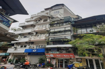 MẶT PHỐ  - TRUNG TÂM PHỐ CỔ  CHỢ HÀNG DA !!!!!!
-  CÓ MỘT KHÁCH SẠN  PHỐ CỔ ĐƯỢC MỌC LÊN VỚI TÒA