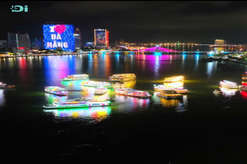 – Đất Nam Hoà Xuân, cạnh lô góc giao nhau hai đường 10,5m lề 5m, thông sang đảo kim cương và nối