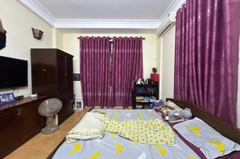 Bán nhà Cầu Giấy 70m² - Mặt tiền 4.5m - 30m ra phố - Giá 15.3 tỷ