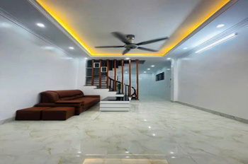 Bán nhà Chùa Láng - Lô góc 8 phòng rộng 37m 9,2 tỷ