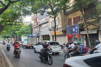 MẶT PHỐ LỚN PHỐ  TRẦN KHÁNH DƯ 
- LÔ GÓC- 3 THOÁNG - KINH DOANH SẦM UẤT - HỖ TRỢ XIN GPXD 9T