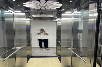 Tây Hồ, hàng hiếm, 6 tầng, thang máy xịn, 2 phút là ra Hồ Tây lộng gió!