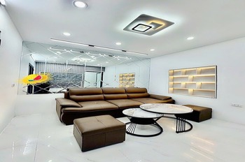 Tầng 1 Hiếm - Sổ Đỏ Chính Chủ - Nhà Rộng Thoáng - Gần Chợ Trường Học