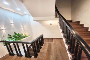 Bán nhà phố Hai Bà Trưng: Vị trí đẹp, giá tốt, ô tô vào tận nhà