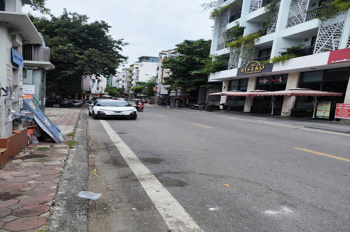 PHÂN LÔ - OTO TRÁNH - VỈA HÈ ĐÁ BÓNG- KINH DOANH - HIẾM NHÀ BÁN - GIÁ RẺ NHẤT VĂN QUÁN KHÔNG CÓ CĂN