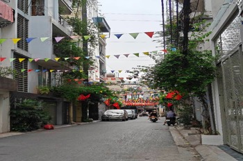 Bán nhà Lạc Trung, Phân Lô, Ô Tô Đỗ Cửa - 51m2, 5 Tầng, 12.8 Tỷ