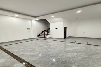 Yên Hòa - Nhà Mới 5 Tầng, 31m2, Mặt Tiền Rộng, Ô Tô Đỗ Cửa