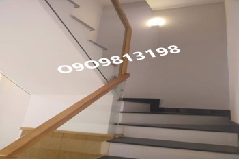 Bán nhà Quận 1 - SHR, KD/Cho Thuê - 7.8 tỷ TL