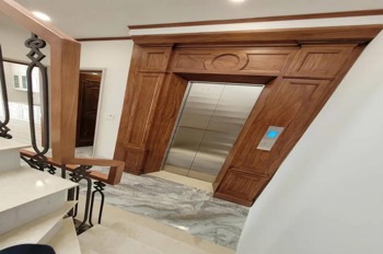 Bán nhà Khúc Thừa Dụ: 7 tầng, thang máy, kinh doanh/ở, ô tô đỗ cửa