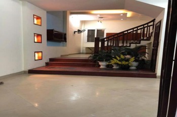 Bán Nhà Cầu Giấy - 5 Tầng, 7 Phòng Cho Thuê, Ô Tô Tránh - Giá 10.8 Tỷ