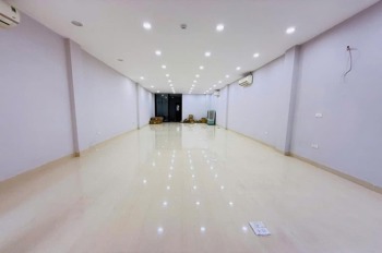 Mặt tiền VIP Hoàng Văn Thái: Nhà 8 tầng, thang máy, ô tô tránh, full nội thất