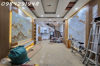 Bán nhà Vũ Tông Phan chỉ 25m ra mặt phố - S 43m 5 tầng  - Sổ đỏ nở hậu