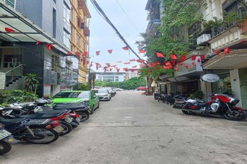 Bán nhà Kim Mã - 45m² Mặt Tiền Khủng - Đầu Tư Cho Thuê Sinh Lợi Cao