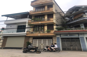 CHỦ CẦN TIỀN BÁN GẤP - TT THANH TRÌ 40m2/ 5 TẦNG NHỈNH 4,3 TỶ