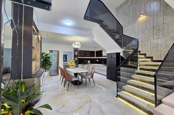 NHÀ 3 TẦNG FULL NỘI THẤT TÂN CỔ ĐIỂN – GẦN BIỂN NGUYỄN TẤT THÀNH – HÒA MINH, ĐÀ NẴNG