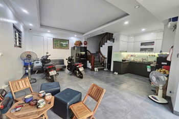 NHỈNH 9 tỷ  NHÀ ĐẸP KIM MÃ- TRUNG TÂM BA ĐÌNH – 42m² – 5 TẦNG – MẶT TIỀN 5M