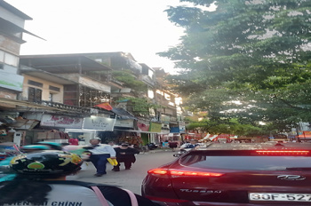 BÁN NHÀ XUÂN ĐỈNH 70 M,OTO QUA NHÀ ,VÀO NHÀ,SDCC 5 MT VUÔNG.CHÀO :16 TỶ