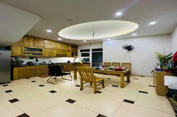 Nhà phố 8/3 - 77m2 - 4 Tầng - Giá 13 tỷ - Vị trí đẹp, gần ô tô