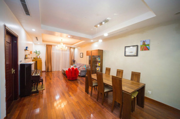 Căn to giá rẻ tại ROYAL CITY giá đẹp nhà tầng cao
