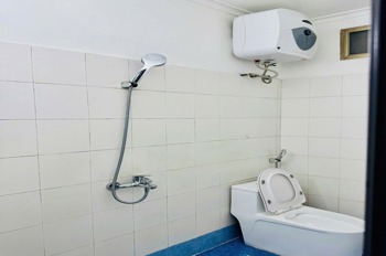 Cầu Giấy - Nhà Phân Lô 5 Tầng, 30m2, 8.5 tỷ - Vị trí Đắc Địa, Tiện Ích Vượt Trội