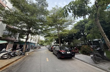 Bán Biệt Thự Phố Trịnh Văn Bô 150m2, 5 Tầng, Giá 33.5 Tỷ - Vị Trí VIP