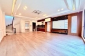 Bán nhà Khuất Duy Tiến - Vị trí đắc địa, Full Nội thất, Giá Tốt