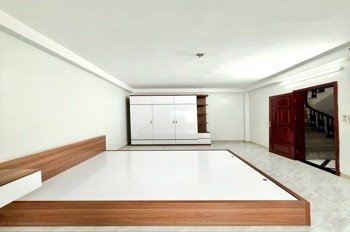 Bán Nhà Quận Đống Đa - 33m² - 6 Tầng - Ô Tô Đỗ Cửa - Giá 12 Tỷ