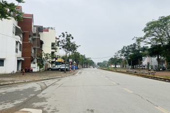 BỒ ĐỀ,LONG BIÊN 30tỷ 115m MẶT PHỐ VỈA HÈ KINH DOANH CHO THUÊ,VĂN PHÒNG