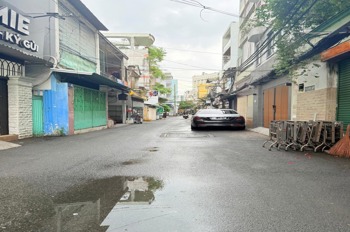 Trung Tâm Tân Bình: Hẻm Xe Hơi, 82m2, Vị Trí Vàng Kinh Doanh - 11 Tỷ
