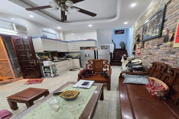 Bán Đất - Tặng Nhà Khâm Thiên: 5 Tầng, Mặt Tiền Rộng, Vị Trí Đắc Địa