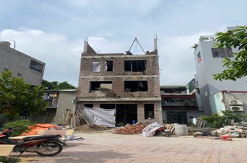 Bán Gấp Nhà 4 Tầng 1 Tum, View Hồ Kiến Hưng - Giá Tốt Nhất