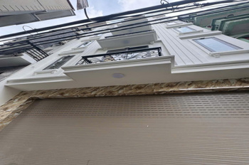 Nhà Tây Hồ 48m, tận 8 tầng, thang máy vù vù, có gara oto!