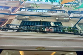 Bán nhà Quận Đống Đa - 38m2, 4 Tầng, Ô Tô Đỗ Cửa - Giá 12.5 Tỷ
