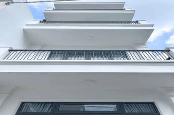 Cần bán nhà mới xây kiên cố huỳnh thúc kháng phường Xuân Hương đà lạt cách trung tâm hành chính 400m
